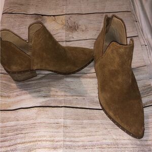 Steve Madden suede ankle boot chestnut